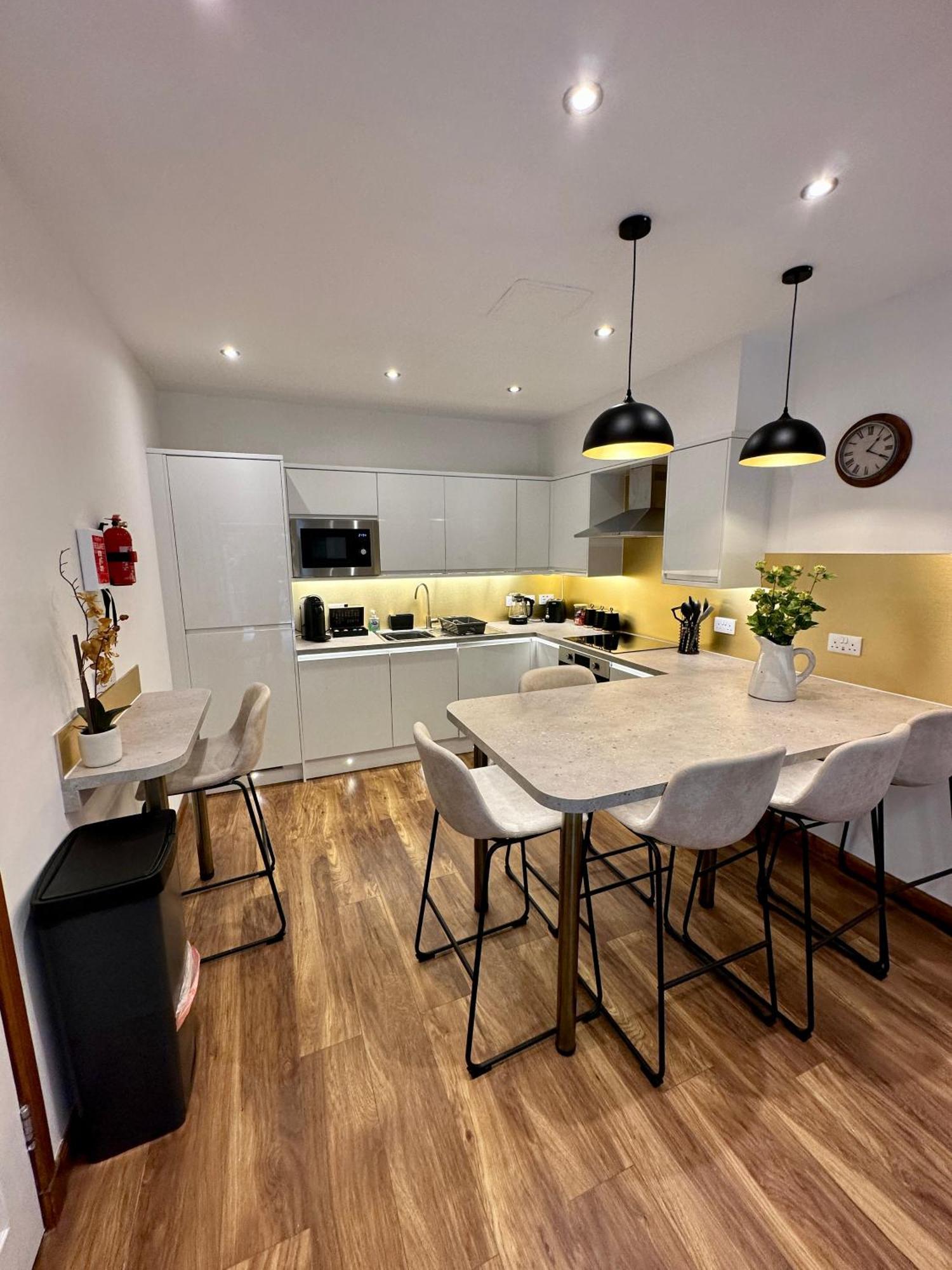 2 Sheraton Apartments Φορτ Γουίλιαμ Εξωτερικό φωτογραφία